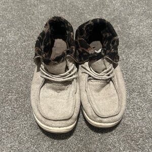 Women's Moccasins with Leopard Print Collar